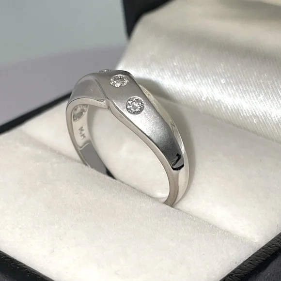Solid 14K White Gold Natural Round Cut Natural Diamond Trio Modern Ring